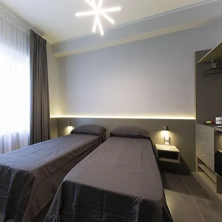 Cloister Nocleg ze śniadaniem 3*